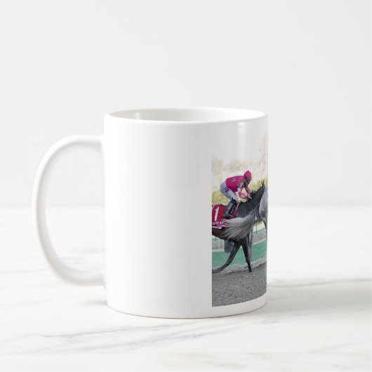 木製の記念物の棒に勝っているタキトゥス コーヒーマグカップ (左)