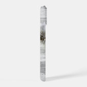 木製の釣り湖の漁師 iPhone 15ケース (右側面)