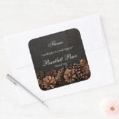 木製キャンドル素朴ラベル上の松円錐 スクエアシール (封筒)