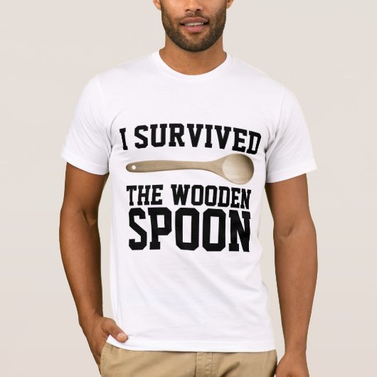 木製スプーンを生き延びた、面白いTシャツ Tシャツ (正面)