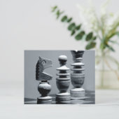 木製チェスボードゲームの駒姿 ポストカード (スタンド正面)