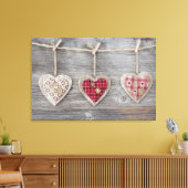 木製テーブルの上のハート キャンバスプリント (インサイチュ (リビング))