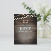 木製ハートおよびストリングライトRSVPに彫り素朴込み インビテーションポストカード (スタンド正面)
