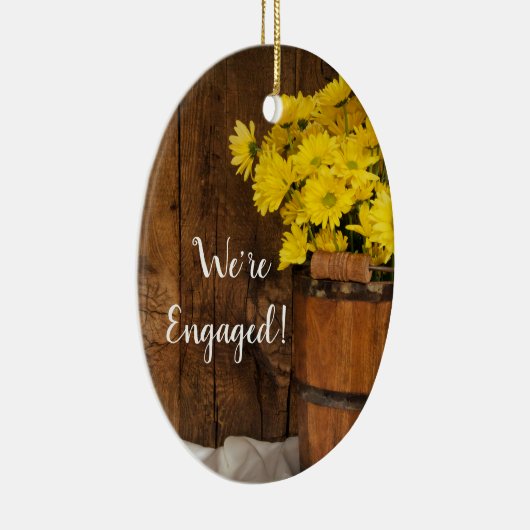 木製バケットイエローデイジー国婚約 セラミックオーナメント (右)