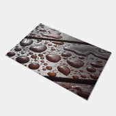 木製ピクニックテーブルに浮かぶ大雨粒 ドアマット (アングル)