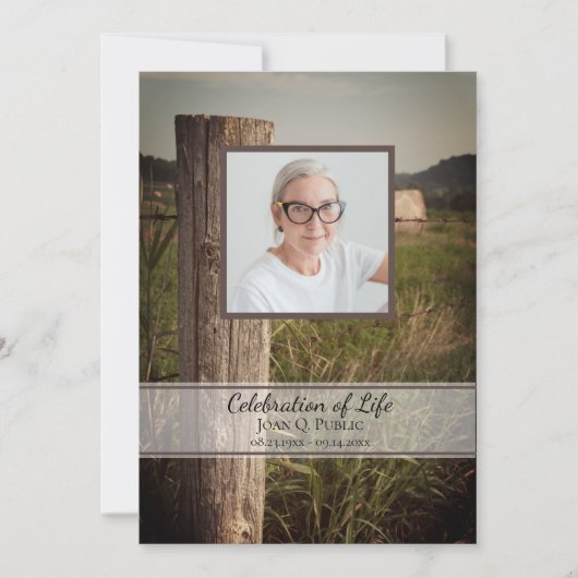 木製フェンスポストファームお祝いのライフ 招待状 (正面)