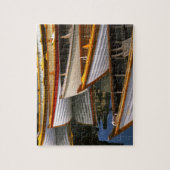 木製ボートセンターで明るい色のボート ジグソーパズル (縦)