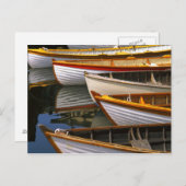木製ボートセンターで明るい色のボート ポストカード (正面/裏面)