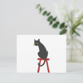 木製椅子に座る子猫 – バックカラーを選択 ポストカード (スタンド正面)