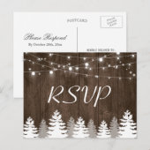 木製素朴の文字列ライトパインツリーウェディングRSVP インビテーションポストカード (正面/裏面)