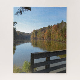 木造の橋で湖に素朴の秋の反射 ジグソーパズル