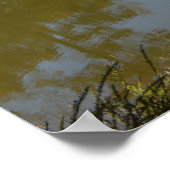 木造の橋で湖に素朴の秋の反射 ポスター (角)