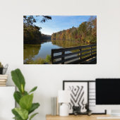 木造の橋で湖に素朴の秋の反射 ポスター (ホームオフィス)