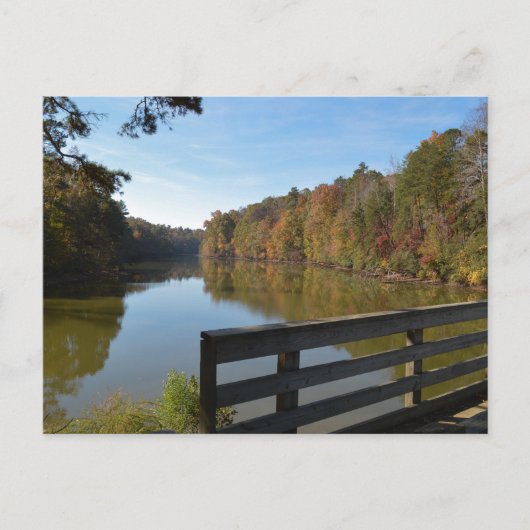 木造の橋で湖に素朴の秋の反射 ポストカード (正面)