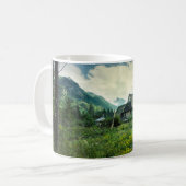 木造住宅、山の自然の風景。 コーヒーマグカップ (正面左)