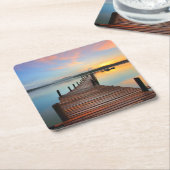 木造波止場シースケープカラフルインサンセット スクエアペーパーコースター (アングル)