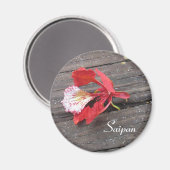 木道に咲く孤独な炎の木 マグネット (正面/裏面)