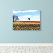 木靴チューリップファーム，ウッドバーン，オレゴン キャンバスプリント (インサイチュ (ウッドフロア))