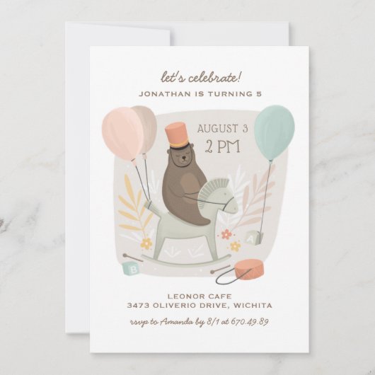 木馬でドラマーを打つ。かわいい子供の誕生日 招待状 (正面)