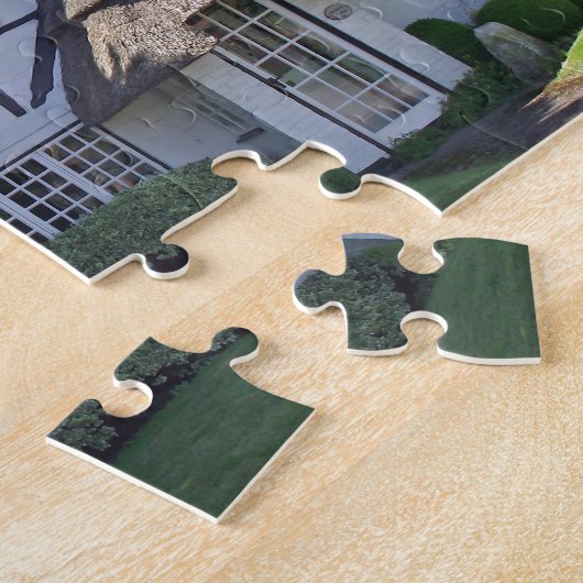 木骨造りのかやぶきにされたコテージ ジグソーパズル (側面)