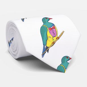木鳩ケレルスーツを着て ネクタイ