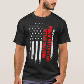 未亡人メーカーのハート攻撃を生き残ったアメリカ国旗RE Tシャツ (正面)