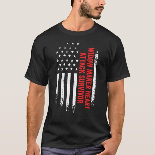 未亡人メーカーハート攻撃生存者アメリカ国旗Re Tシャツ (正面)