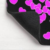 未加工のハート、印象的なピンクと黒 マウスパッド (コーナー)