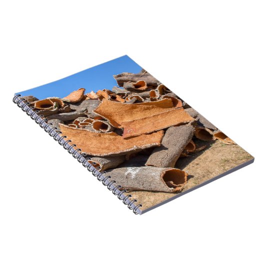 未加工material.JPGとしてコルクの樹皮の積み重ね ノートブック (右側)