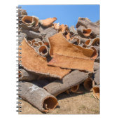 未加工material.JPGとしてコルクの樹皮の積み重ね ノートブック (正面)