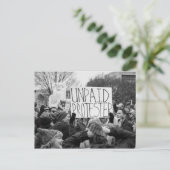 未払いの抗議者はがき ポストカード (スタンド正面)