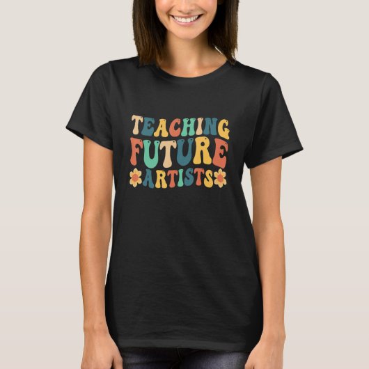 未来のアーティストを教えるレトロな先生の生徒たちのお茶 Tシャツ (正面)