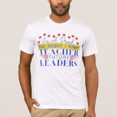 未来のリーダーを育てる先生 - 小学校4年生 Tシャツ (正面)