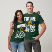 未来の警察官の制服ハットプおもしろいン Tシャツ (ユニセックス)