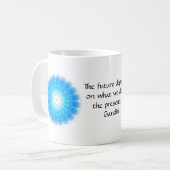 未来は私達が現在ですることをによって決まります コーヒーマグカップ (正面左)