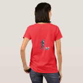 未来へ歩く：ロボットと犬のSci-Fi Tシャツ (裏面フル)