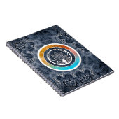 未来的な万華鏡のように千変万化するパターンパターン ノートブック (右側)