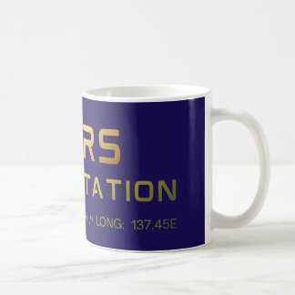 未来的な火星宇宙ステーションのグラフィックTシャツ、SFデザイン コーヒーマグカップ