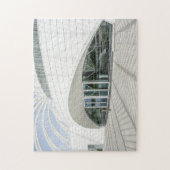 未来的モダン白建物 ジグソーパズル (縦)