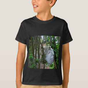 未熟なアカトサカノスリのアイテムを調整中 Tシャツ
