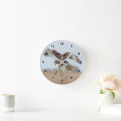 未熟な赤尾の鷹のホバリング ラウンド壁時計 (ホーム)