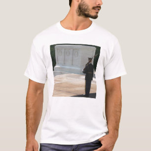 未知の墓 Tシャツ