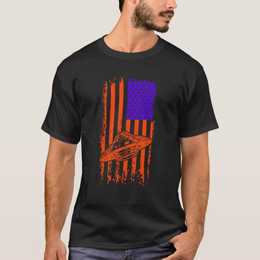 未確認飛んでいるオブジェクト米国国旗のアメリカエイリアン Tシャツ (正面)