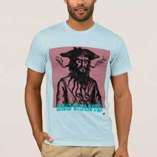 未開人の「バッグ海賊」ロゴTシャツ Tシャツ