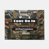 本おもしろい愛好家は本を山積みにして歓迎する ドアマット (正面)