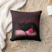 本およびばら色の枕を持つ黒猫 クッション (ブランケット)