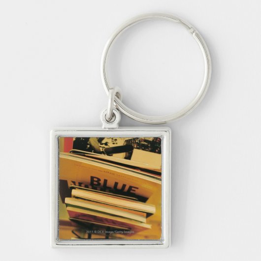 本および雑誌の積み重ね キーホルダー (正面)