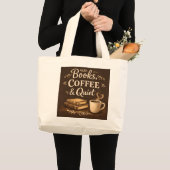 本とコーヒーと静寂 - ダークアカデミアを愛する読書家 ラージトートバッグ (正面(商品))