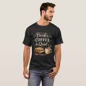 本とコーヒーと静寂 - ダークアカデミアを愛する読書家 Tシャツ (正面フル)