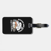 本とバークス – かわいい眠い読犬のデザイン ラゲッジタグ (裏面横)